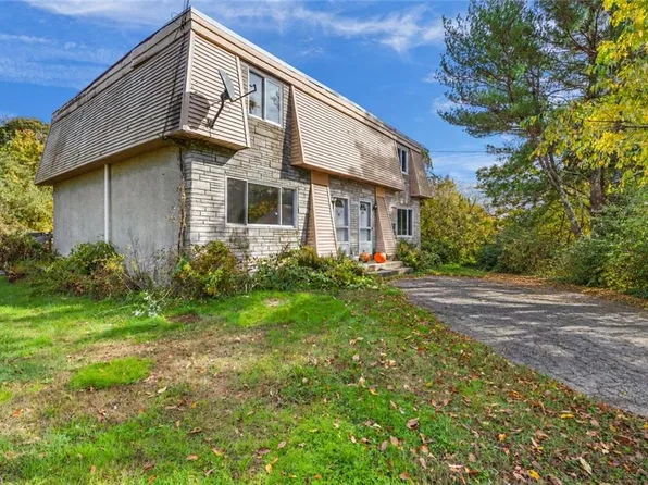 595 Dry Bridge Rd, North Kingstown, RI 02852