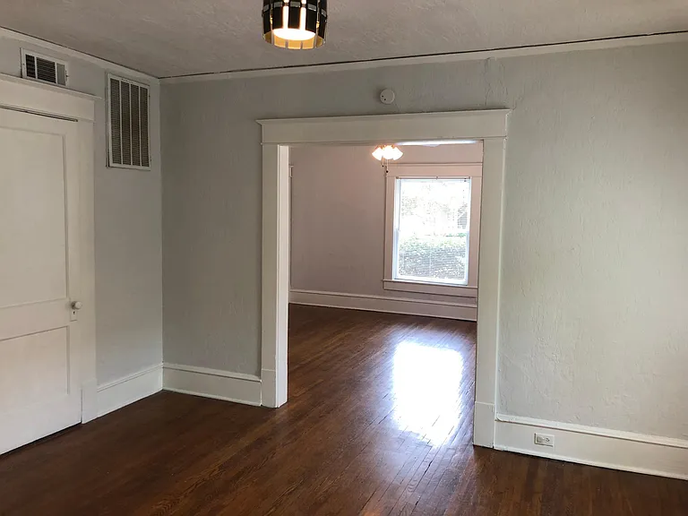 5602 Worth St — Photo 11