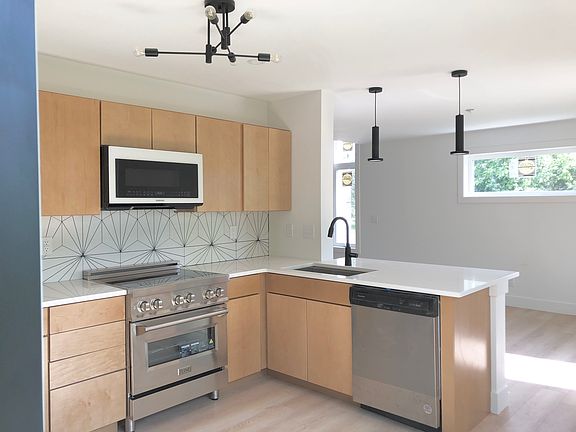 5th image of 811 Burr Oaks Dr Unit 1001