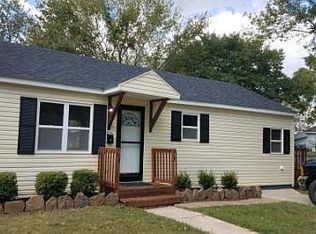 829 S Park Ave, Aurora, MO 65605