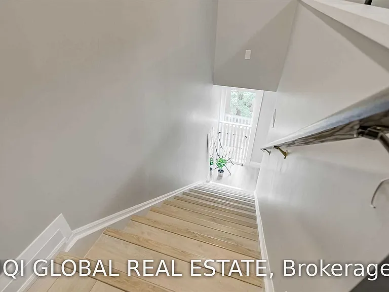 142 Grace St #UPPER — Photo 13