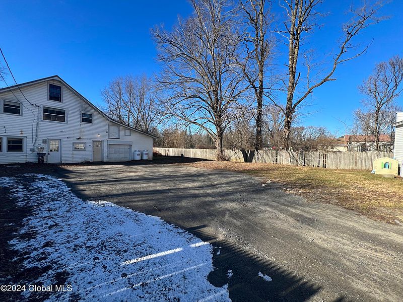 2nd image of 5251 North Street