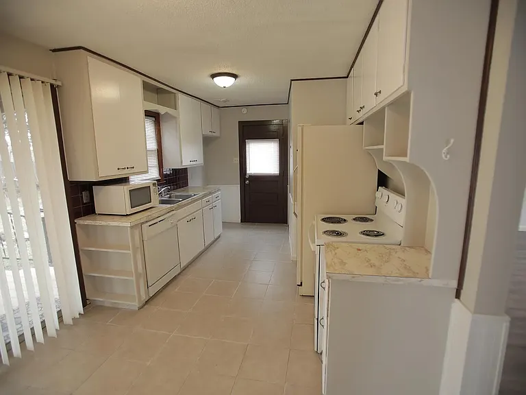 907 S Whittier Rd — Photo 4