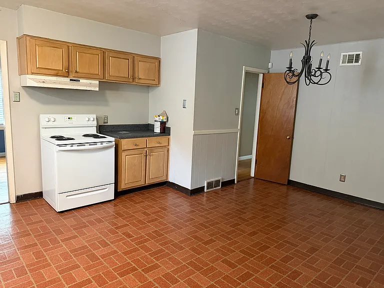 1523 Ivy Rd — Photo 7