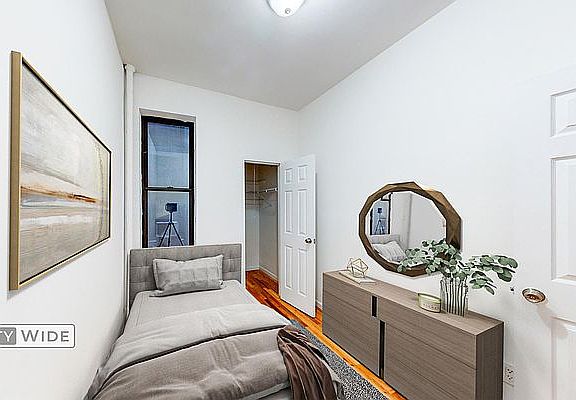 3rd image of 158 E 82nd St #3C