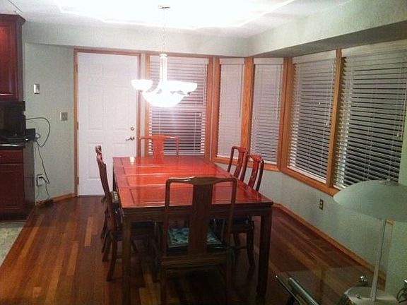 2nd image of 1924 Berry St NE