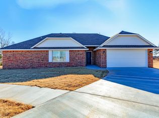 242 Tewkesbury Ln, Blanchard, OK 73010
