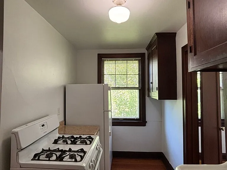 241 Dayton Ave — Photo 9