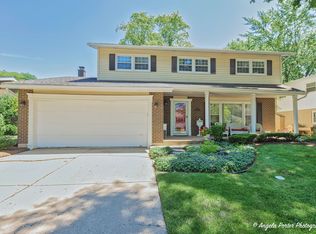 1005 N Greenfield Ln, Mount Prospect, IL