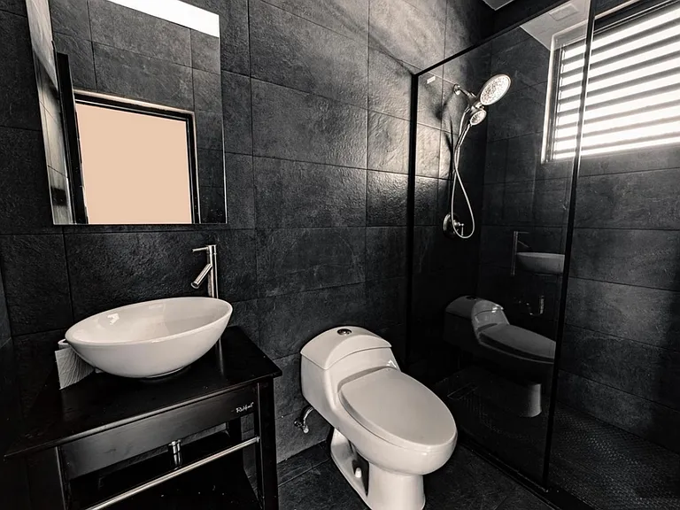 1 Avenida #65 — Photo 10