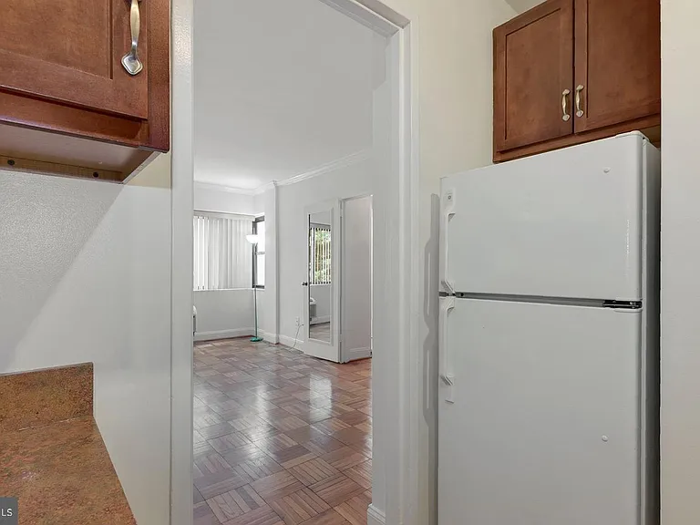 2141 I St NW #313 — Photo 4