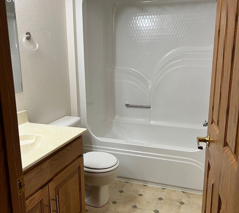 Mapleton Apartments 1600 Mapleton Ave Bismarck ND Zillow