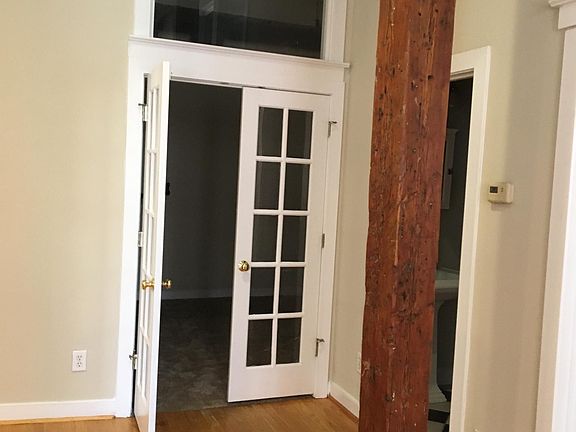 4th image of 1318 E Cary St