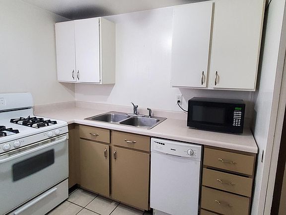 5th image of 651 N Columbus St APT C