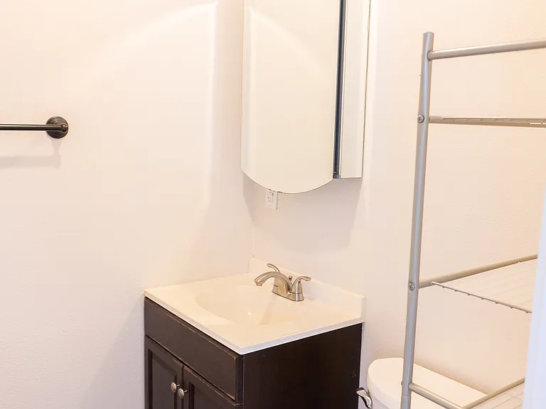 4210 W Sutton Dr — Photo 3