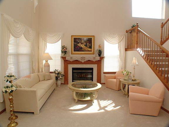 2nd image of 1891 Applewood Dr