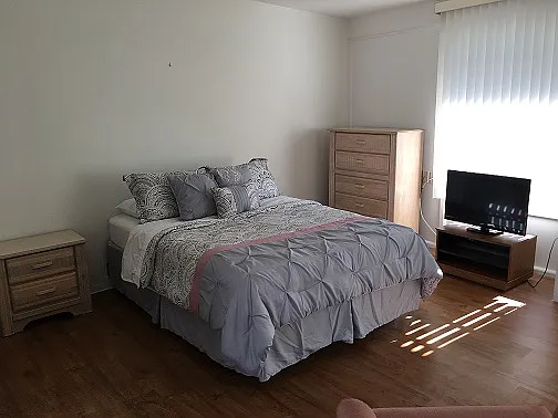 Suite with Kitchen