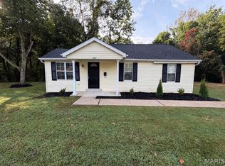 1408 W Congress St, Pacific, MO 63069
