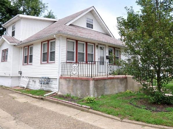 29 8th Ave APT A