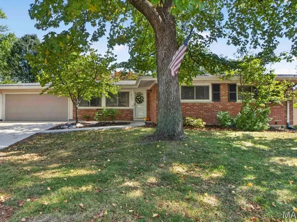 8786 Fern Glen Dr, Saint Louis, MO 63126