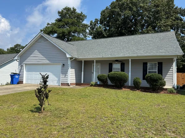 665 Americana Dr, Raeford, NC 28376