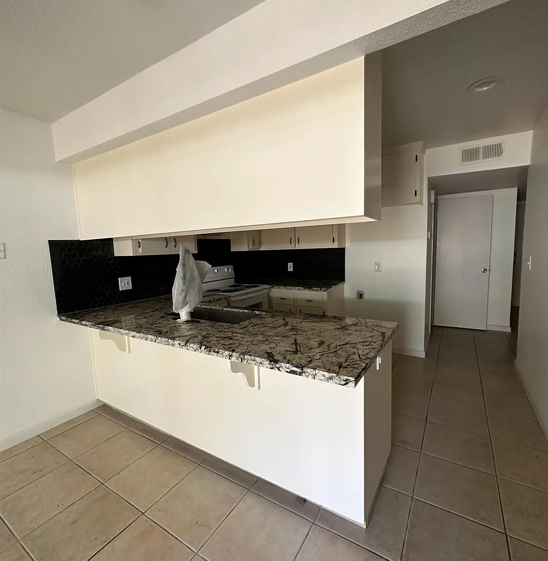 4 bed, 1510 sqft, $2,350 — Photo 3