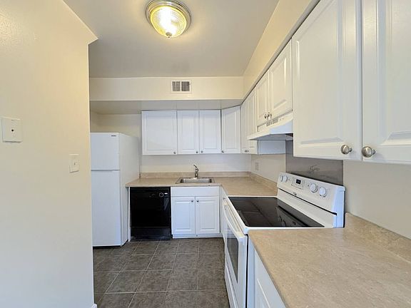 5th image of 4643 Logsdon Dr