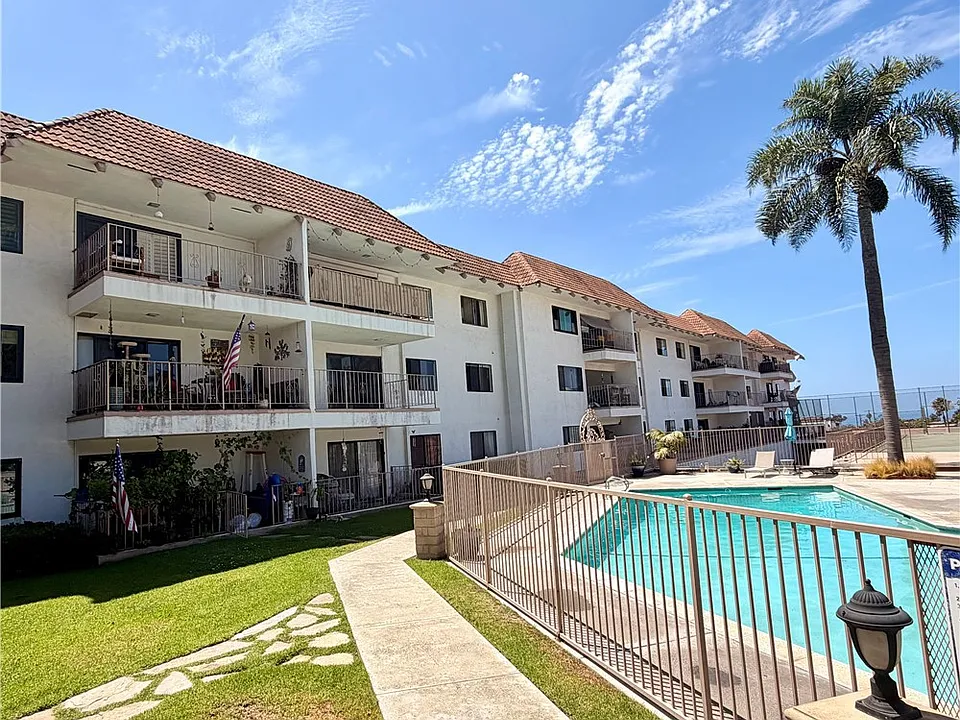 2501 S El Camino Real #320