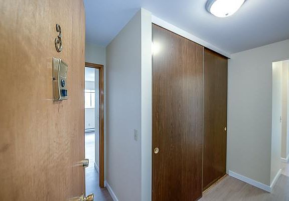 3rd image of 11521 Greenwood Ave N APT 3
