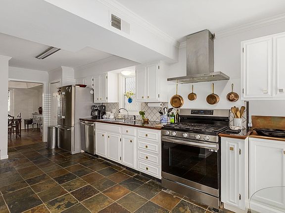 4th image of 181 Inglewood Way