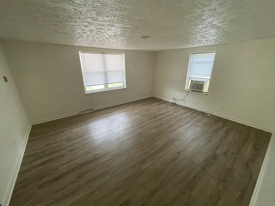 FRONT ROOM
