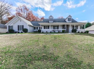 24 Indian Hills Dr, Rydal, GA 30171