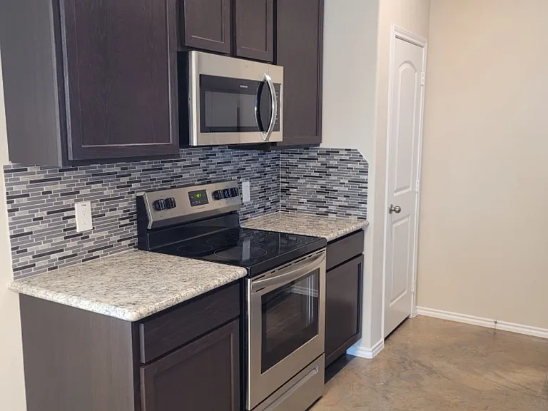 Cottage Pointe — Photo 25