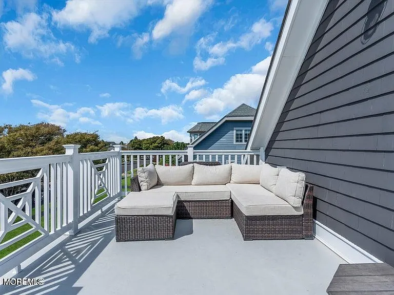 101 Neptune Pl — Photo 40