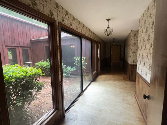 5th image of 100 Timber Ridge Cir