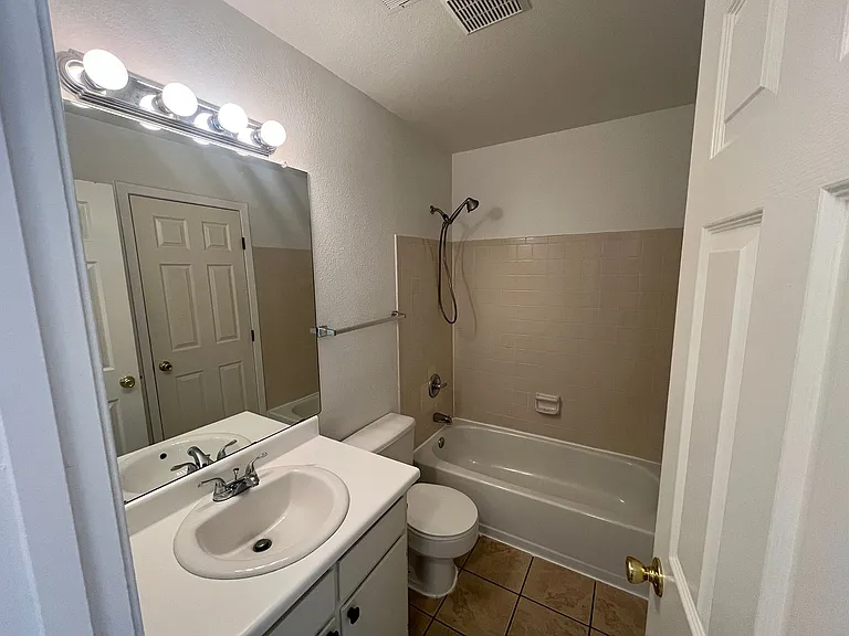 2275 S Buckley Rd #202 — Photo 14