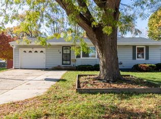 16 Wilmette Dr, Normal, IL 61761