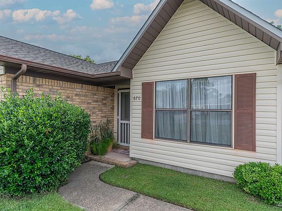 3rd image of 670 Seapine Cir