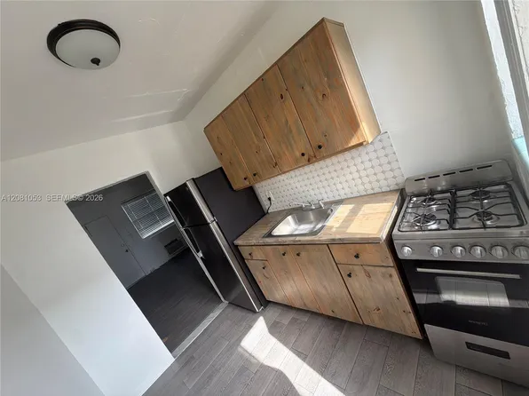 10085 NW 7th Ct APT 2B, Miami, FL 33150