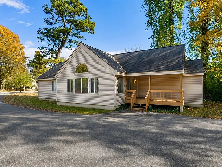 116 Mimosa Dr — Photo 2