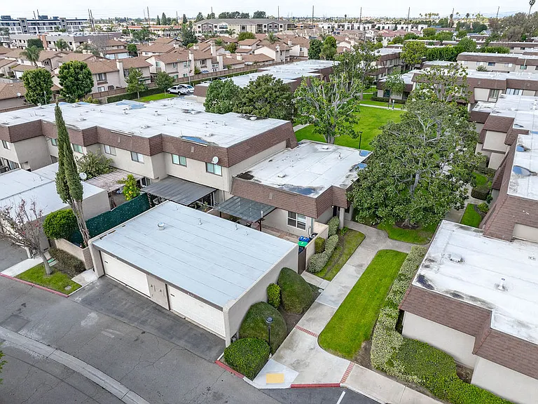 8155 Carmel Dr — Photo 30