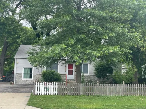 304 N Buchanan St, Olathe, KS 66061