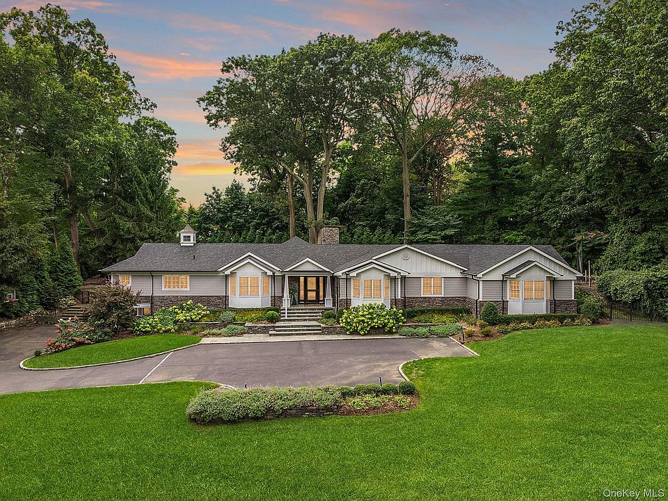1st image of 40 Dogwood Lane