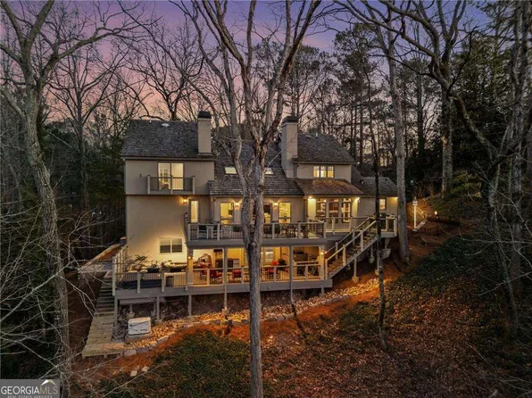 1095 Edgewater Dr, Sandy Springs, GA 30328