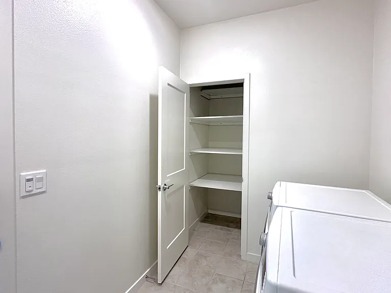 4776 S Ansley Ave — Photo 22