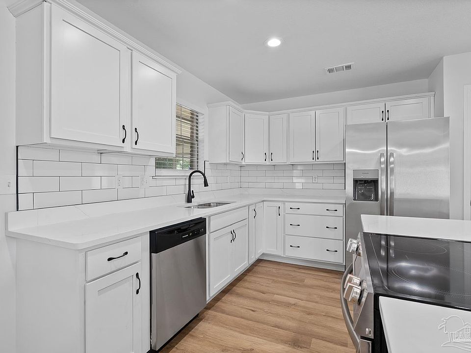1st image of 245 Lakeland Ct