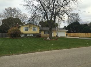 1734 SE Boutell Rd, Essexville, MI