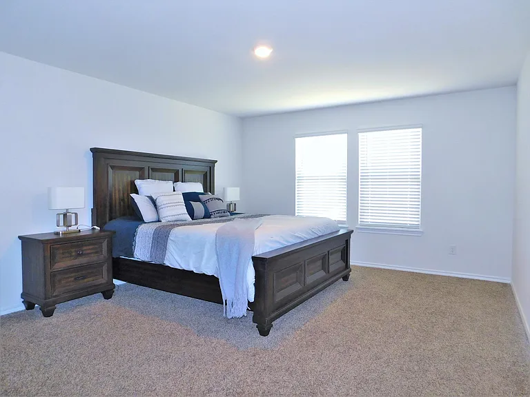 4025 Huntington Dr — Photo 11