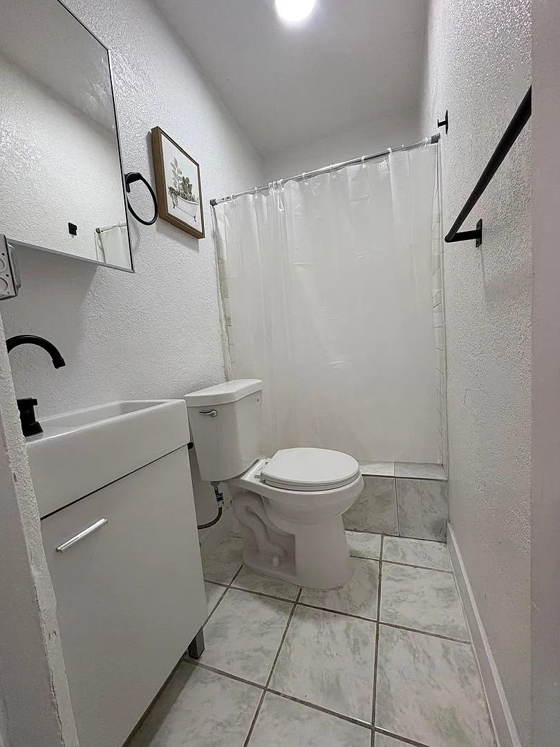 78th Street Apartments — Photo 4