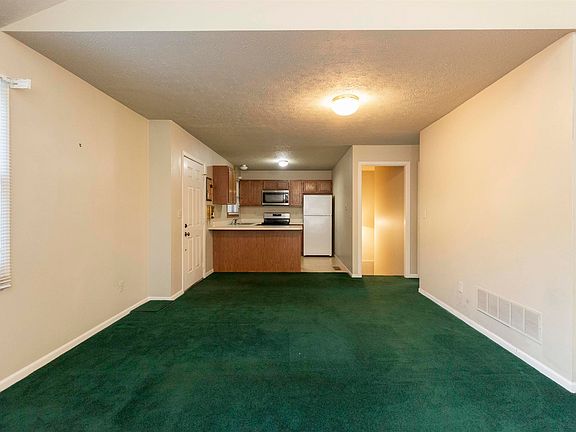 5th image of 1551 N Oakhill Dr